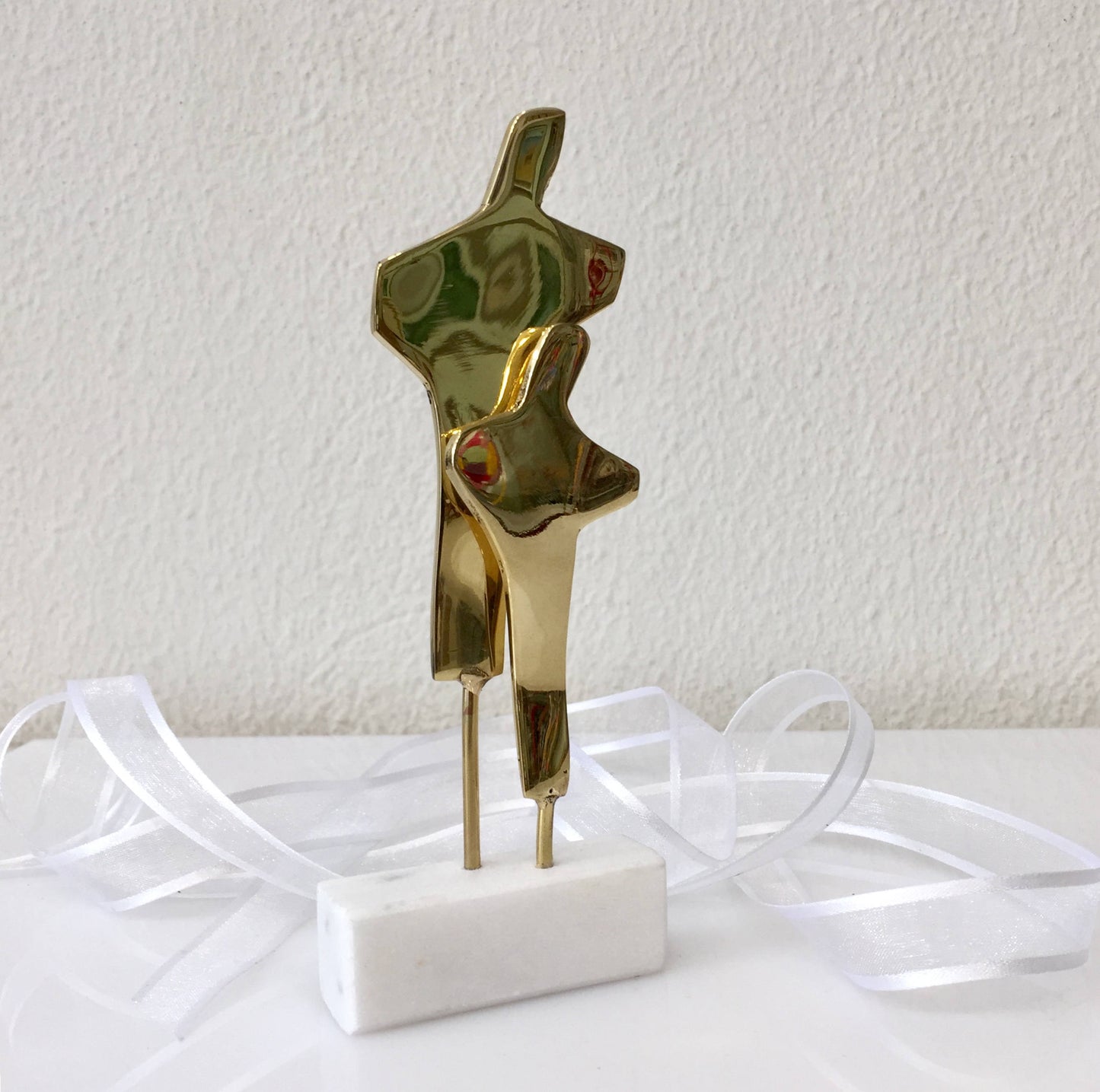 10 Unique wedding favors,elite wedding,bronze couple sculpture wedding favor,made to order