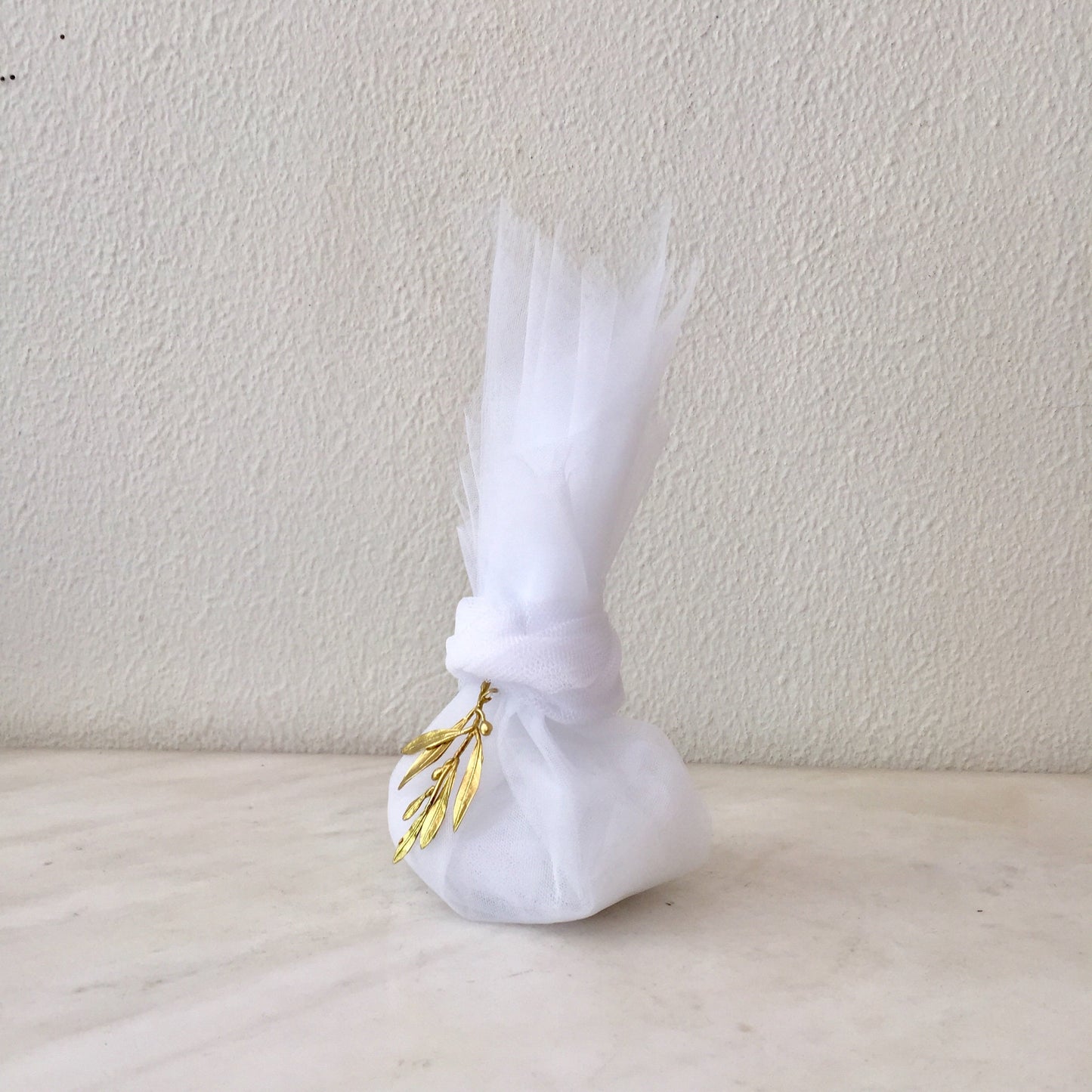 Wedding bomboniere,20 wedding favors, bronze olive twig,tulles,sugared almonds inside,20 pieces minimum order