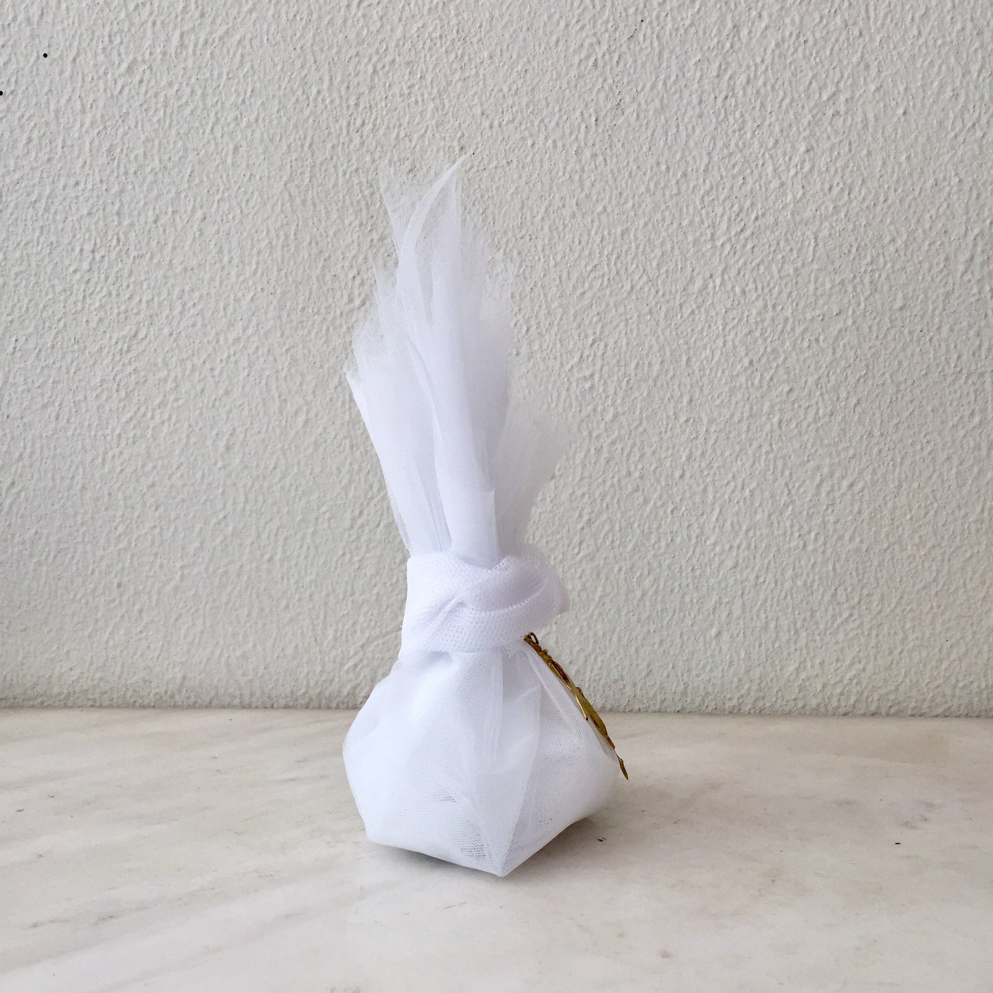 Wedding bomboniere,20 wedding favors, bronze olive twig,tulles,sugared almonds inside,20 pieces minimum order