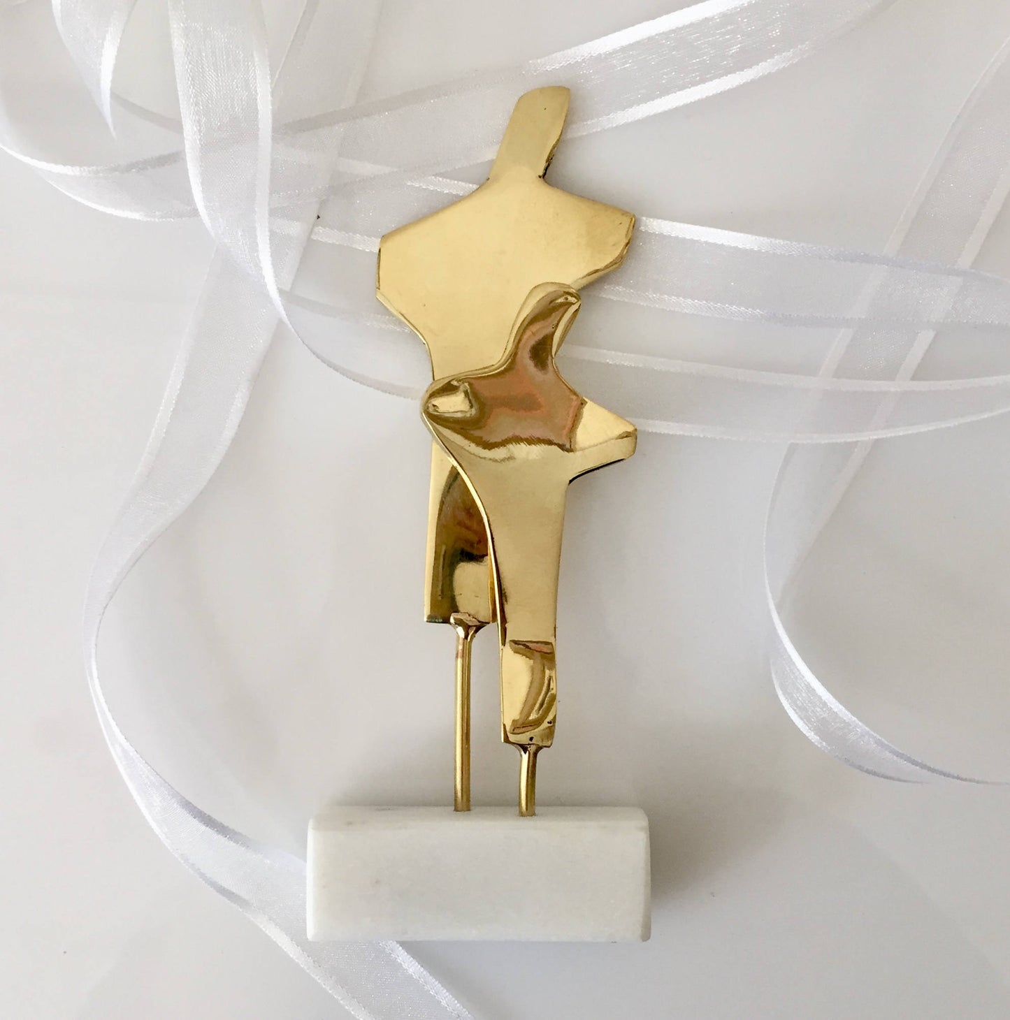 10 Unique wedding favors,elite wedding,bronze couple sculpture wedding favor,made to order