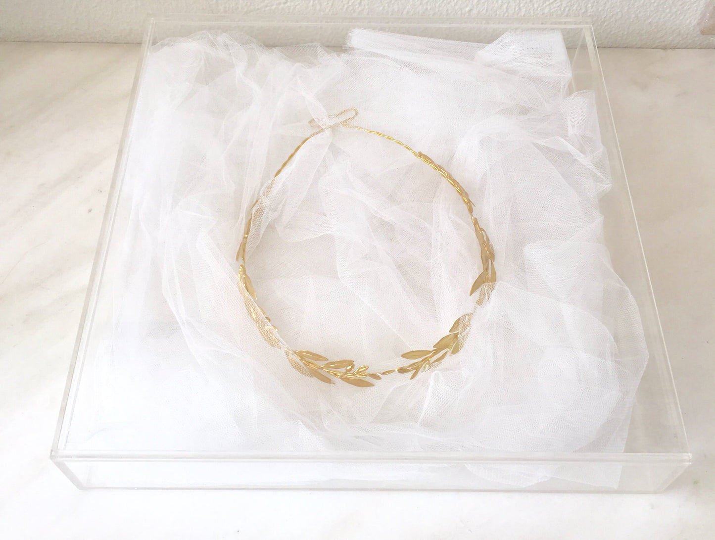 Wedding crowns keepsake box perspex box plexiglass box bridal wreaths presentation box, stefanothiki