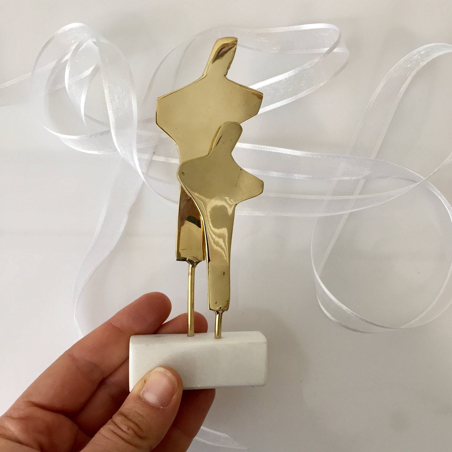 10 Unique wedding favors,elite wedding,bronze couple sculpture wedding favor,made to order