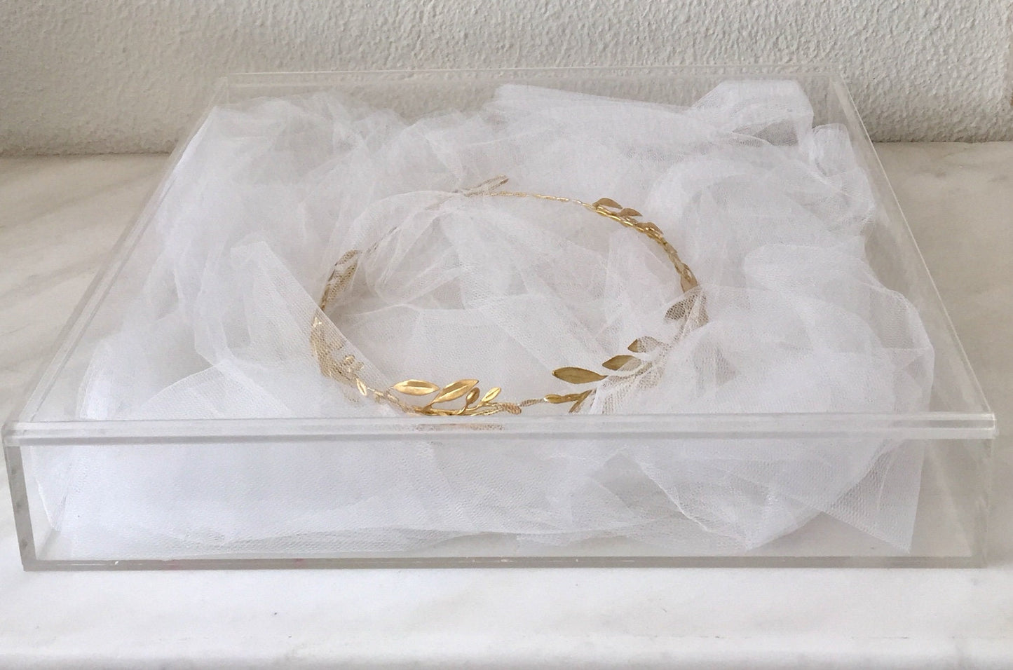 Wedding crowns keepsake box perspex box plexiglass box bridal wreaths presentation box, stefanothiki