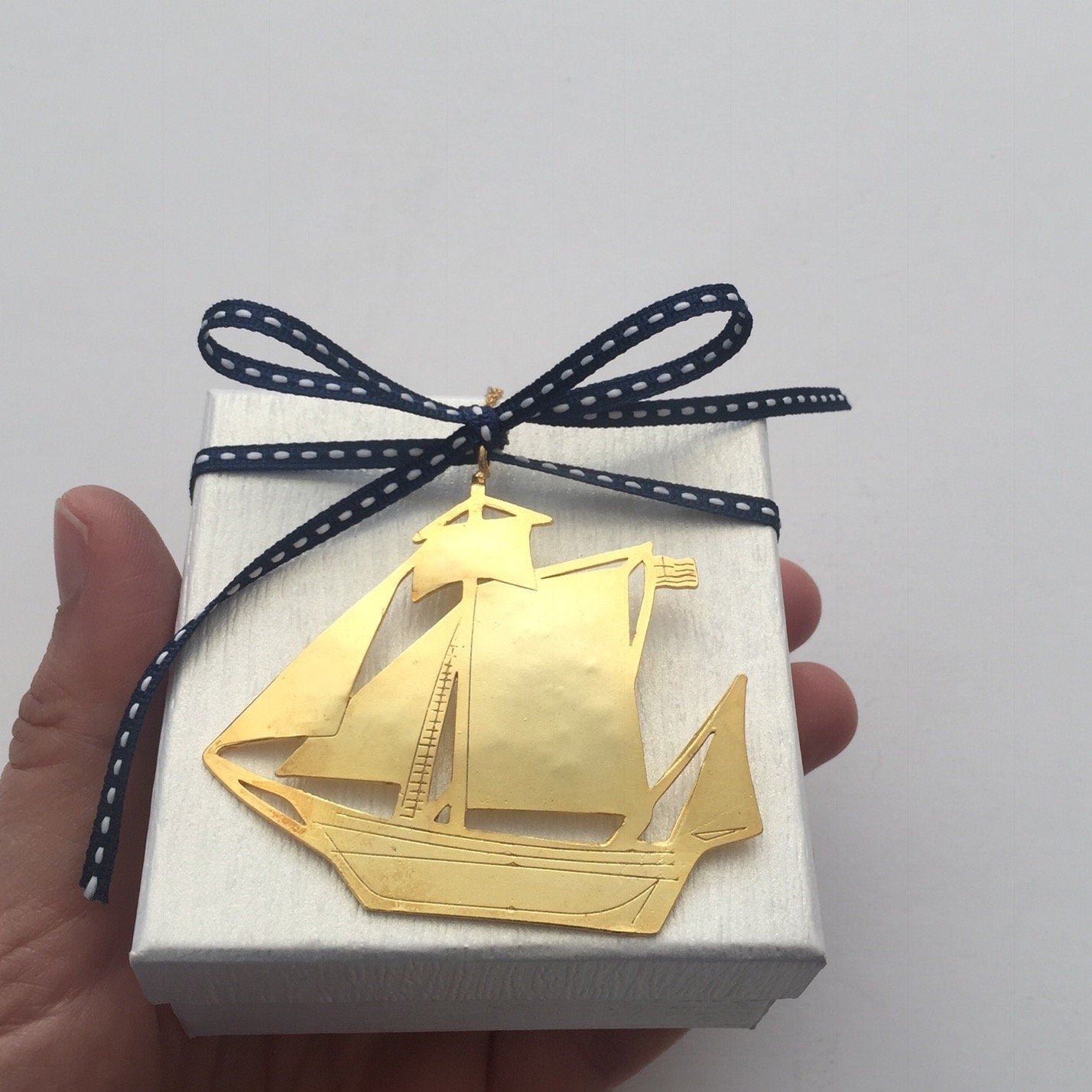 BOAT Baptism favor, 15 baptism favors,gold plated greek boat, baby boy, orthodox baptism, bomboniere,white box favor, sugared almonds inside