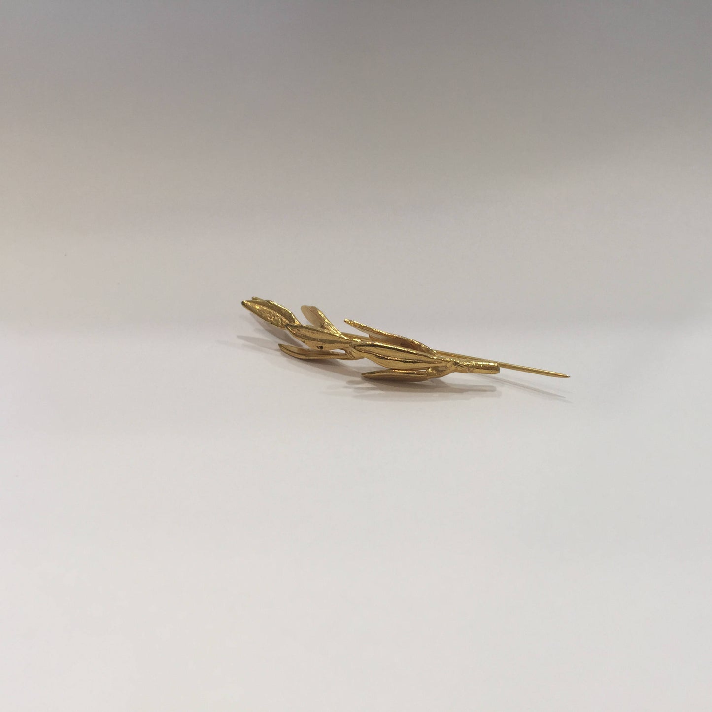 WEDDING BOUTONNIERE Gold plated brooch Groom Boutonniere.Gold Wedding Buttonhole Pin,Groom,Best Man Boutonniere,Weddings