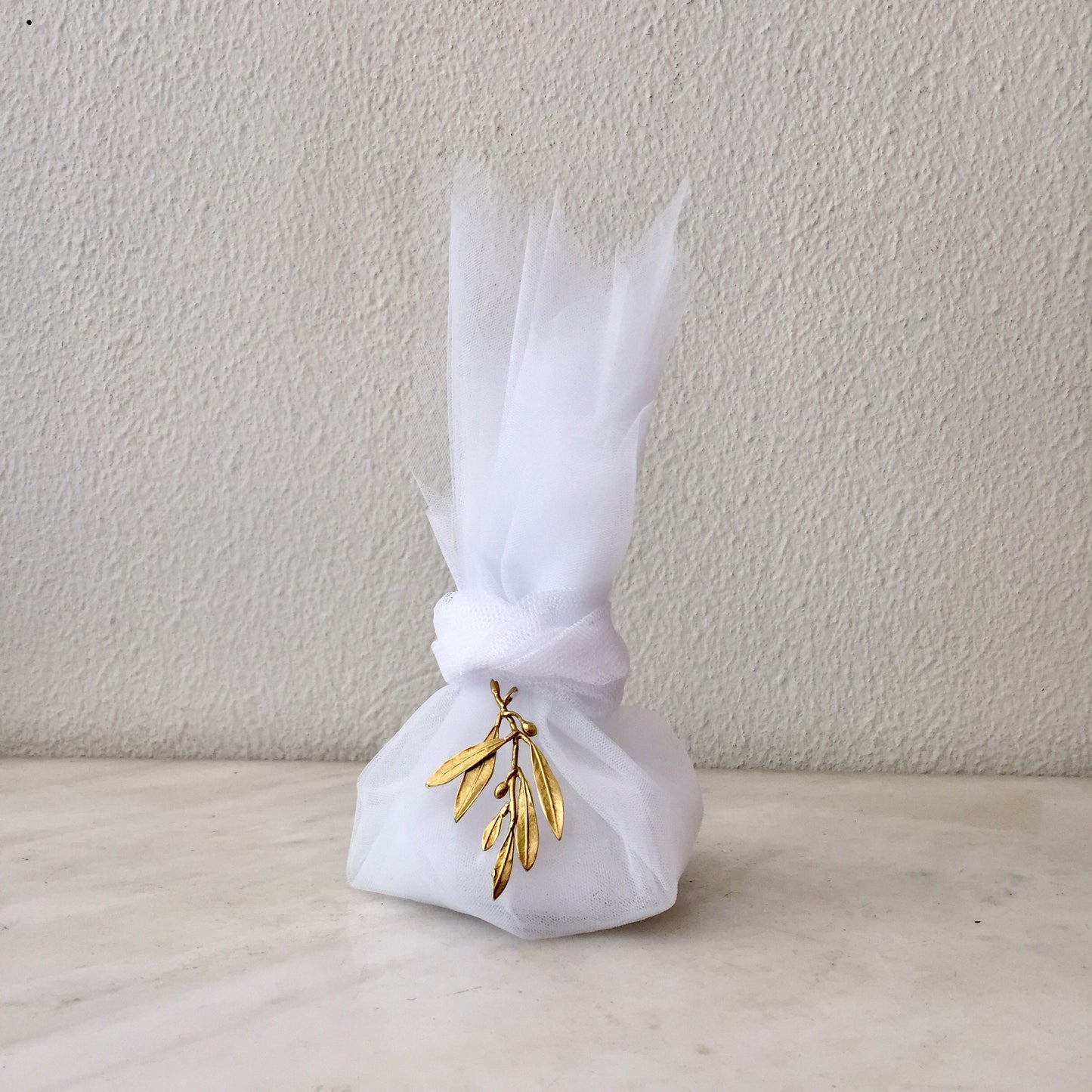 Wedding bomboniere,20 wedding favors, bronze olive twig,tulles,sugared almonds inside,20 pieces minimum order