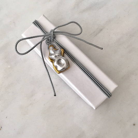 wedding favors,mini figurines of a loving couple, pendant,20 bomboniere,wedding favor boxes, wedding favors,wedding favors,sugared almonds.