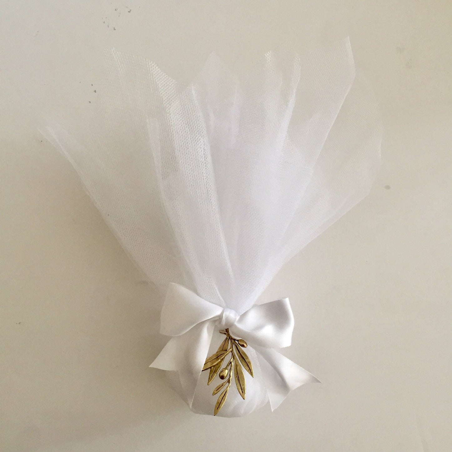 Wedding favors, handmade wedding, woodland wedding, olive twig, 20 wedding favors, made to order, handmade bronze twig hanging from a tulle