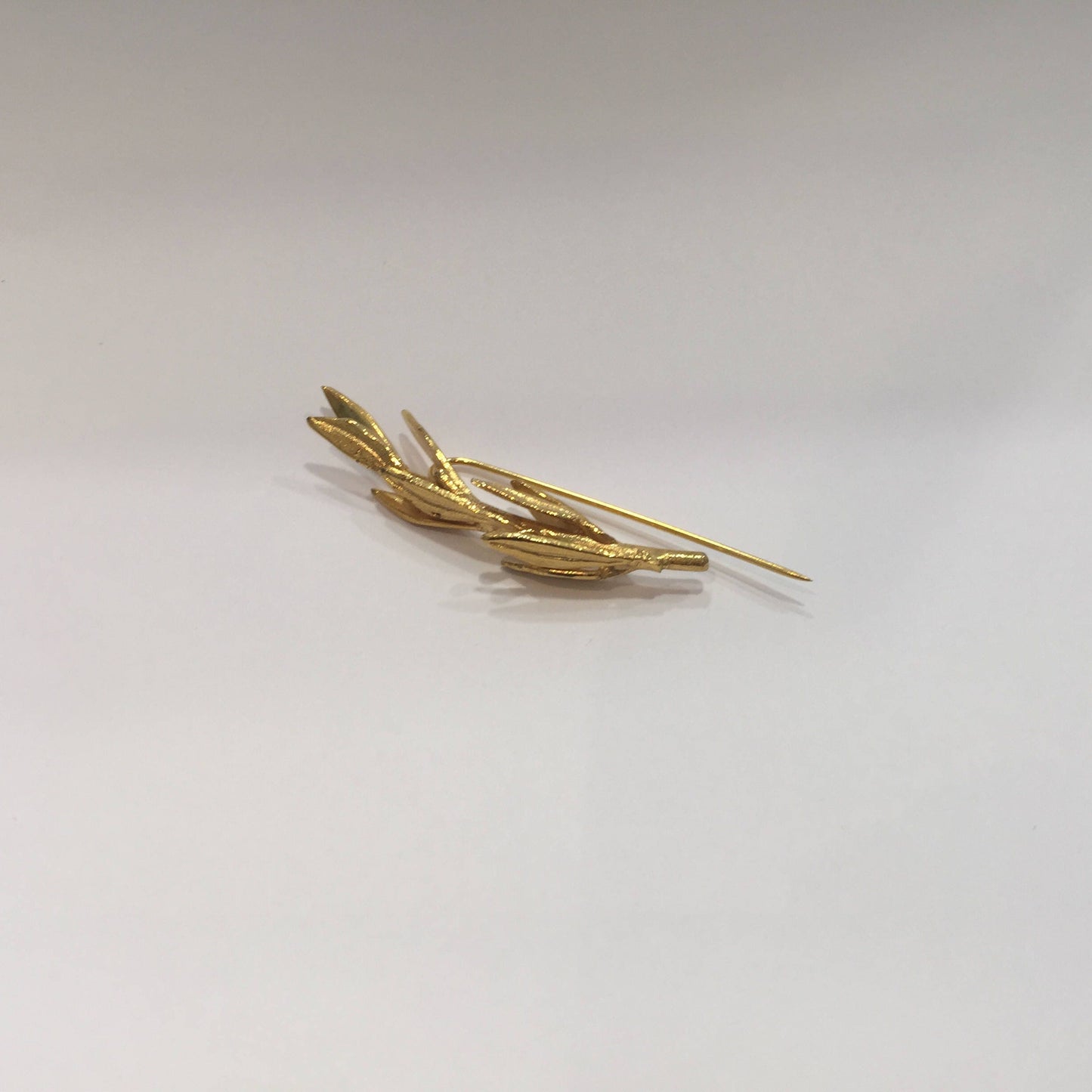 WEDDING BOUTONNIERE Gold plated brooch Groom Boutonniere.Gold Wedding Buttonhole Pin,Groom,Best Man Boutonniere,Weddings