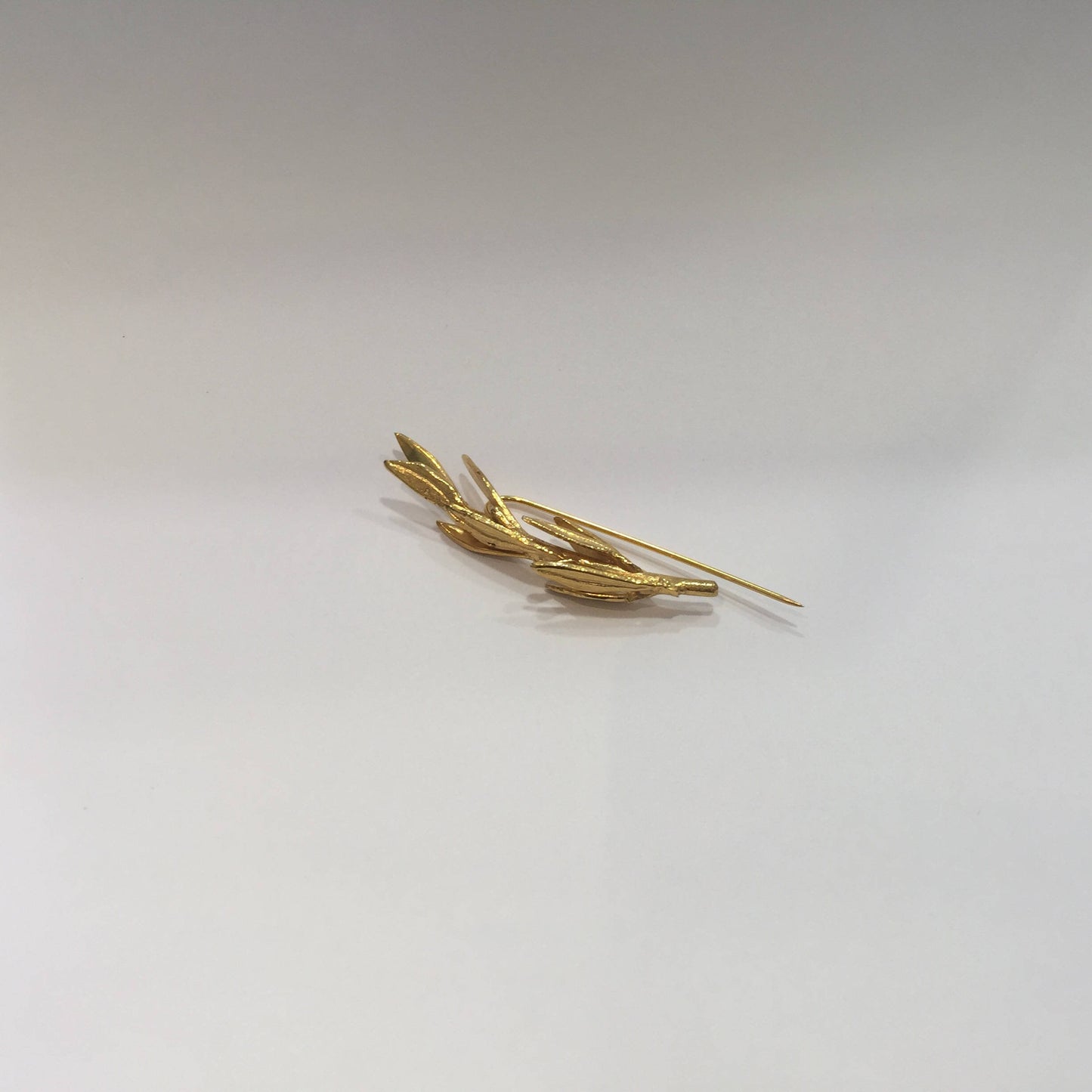 WEDDING BOUTONNIERE Gold plated brooch Groom Boutonniere.Gold Wedding Buttonhole Pin,Groom,Best Man Boutonniere,Weddings