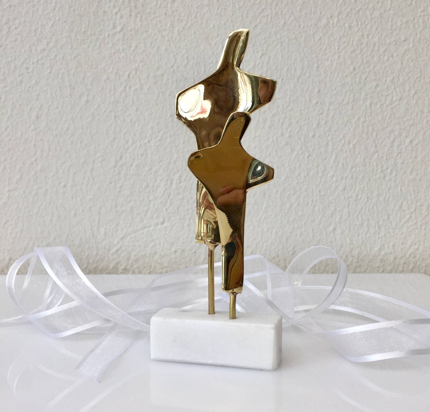 10 Unique wedding favors,elite wedding,bronze couple sculpture wedding favor,made to order