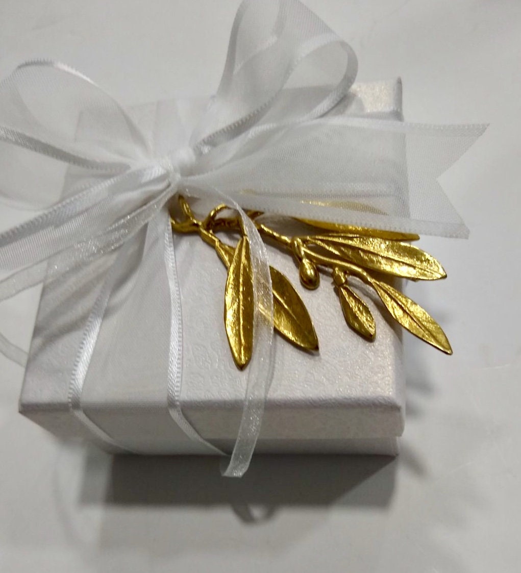 100 wedding favors,handmade bronze olive branch tied with satin ribbon on a box sugared almonds inside