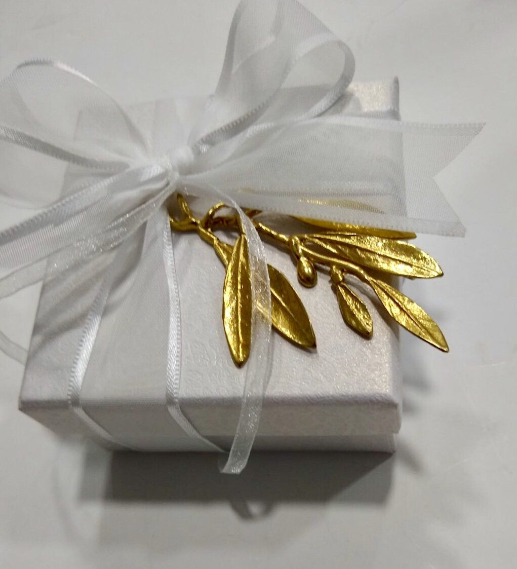 100 wedding favors,handmade bronze olive branch tied with satin ribbon on a box sugared almonds inside