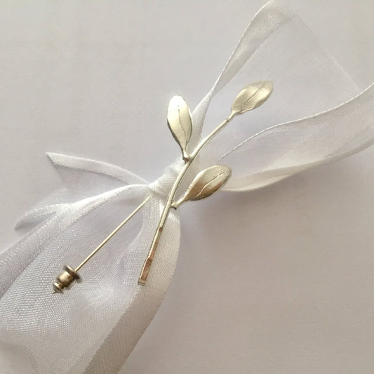 WEDDING BOUTONNIERE, Groom's boutonniere, sterling silver woodland groom's bouttonniere, silver leaf buttonhole