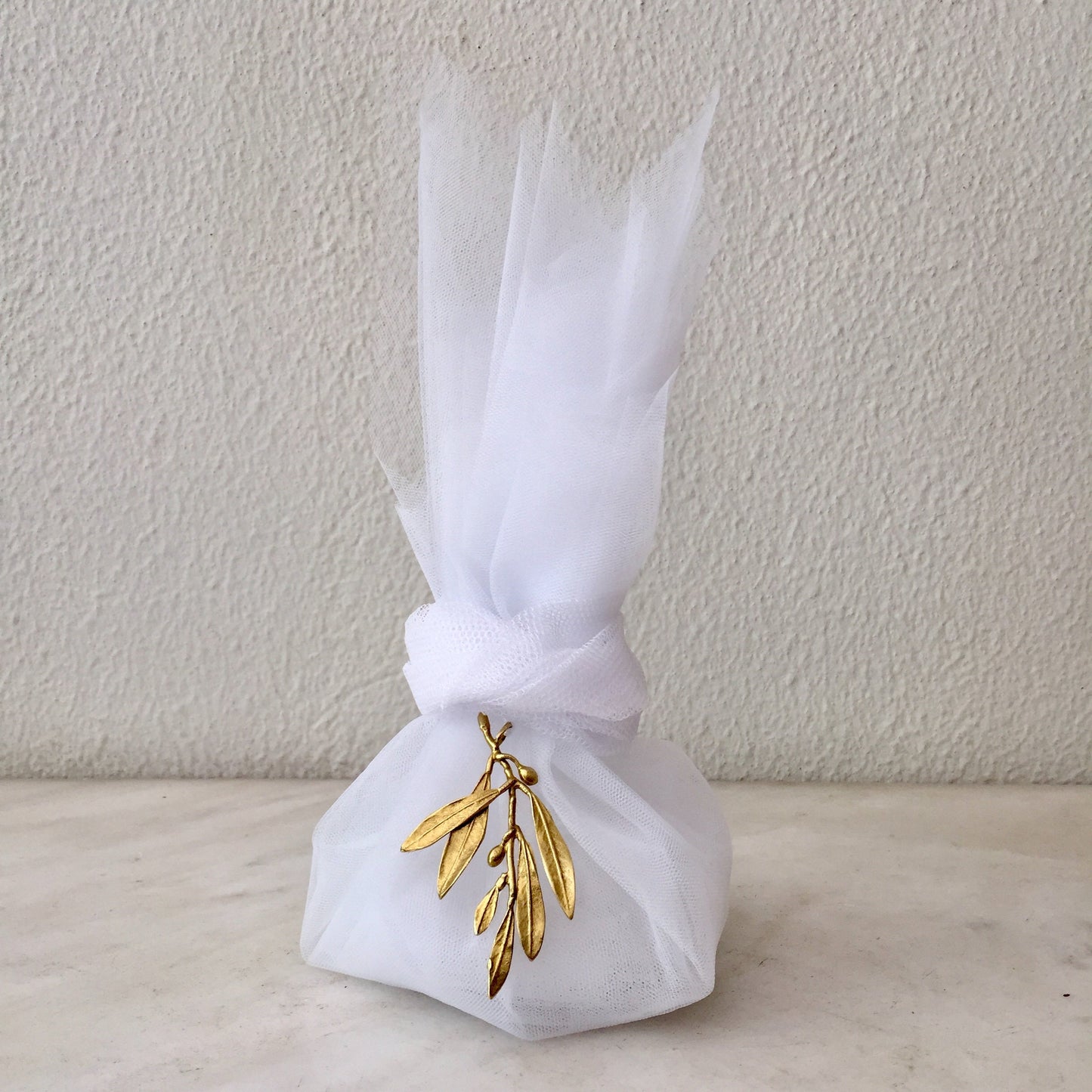 Wedding bomboniere,20 wedding favors, bronze olive twig,tulles,sugared almonds inside,20 pieces minimum order